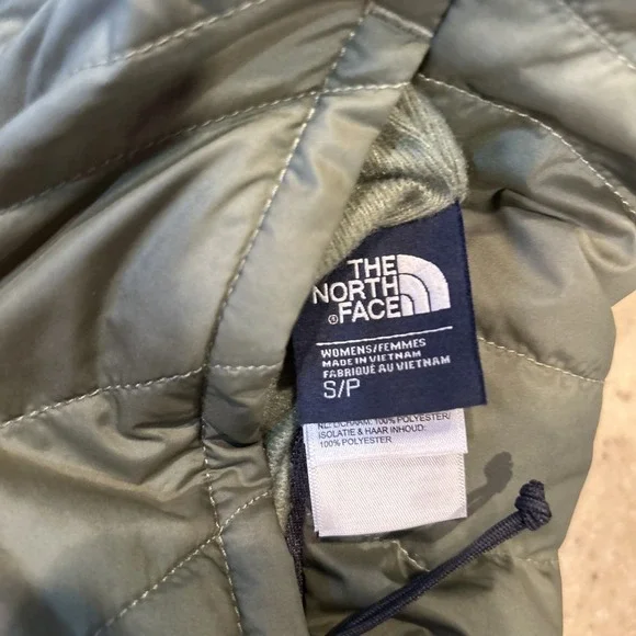 The North Face Reversible Olive Quilted Faux Fur Vest Womens S Cozy Utility Luxe - Picture 9 of 10